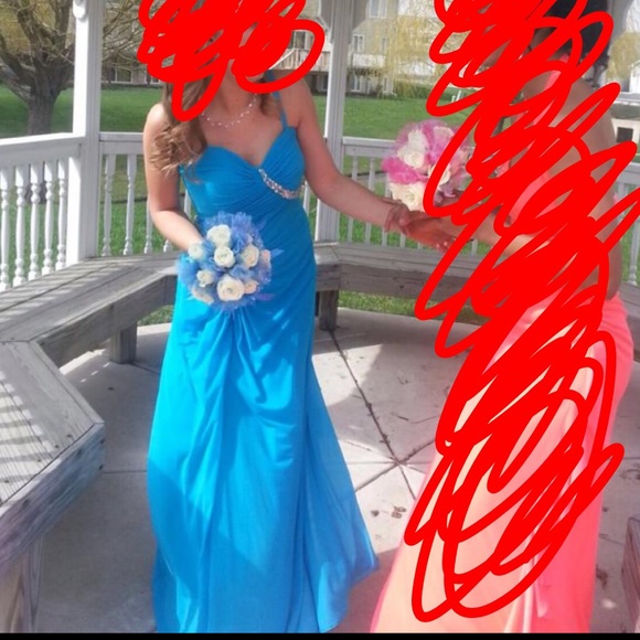 Prom dress - Picture 2 of 8
